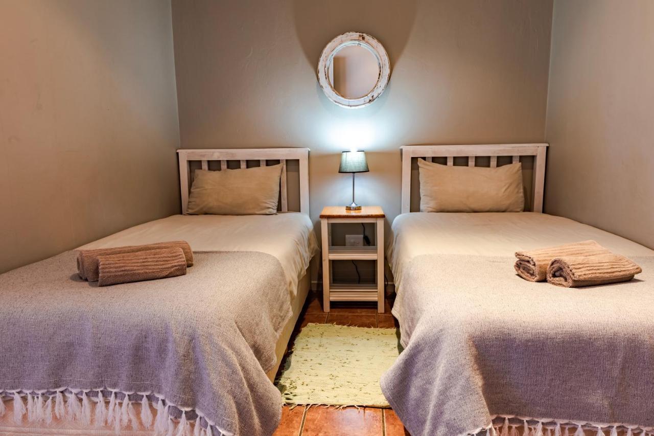 Mitford-On-Sea Aparthotel มอร์แกนส์เบย์ ภายนอก รูปภาพ