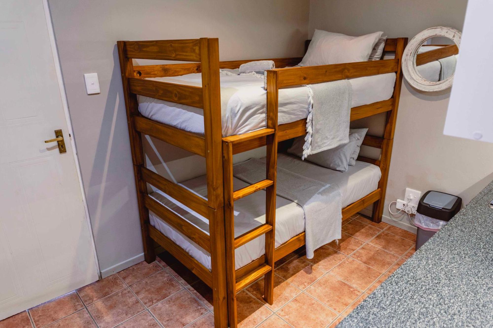 Mitford-On-Sea Aparthotel มอร์แกนส์เบย์ ภายนอก รูปภาพ