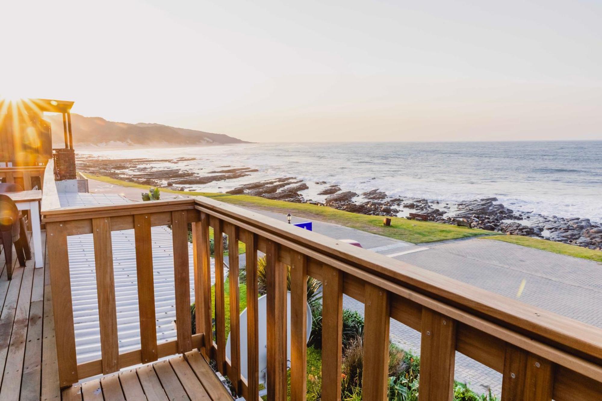 Mitford-On-Sea Aparthotel มอร์แกนส์เบย์ ภายนอก รูปภาพ